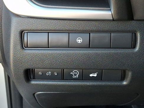 Used 2024 Nissan Rogue SV image 26