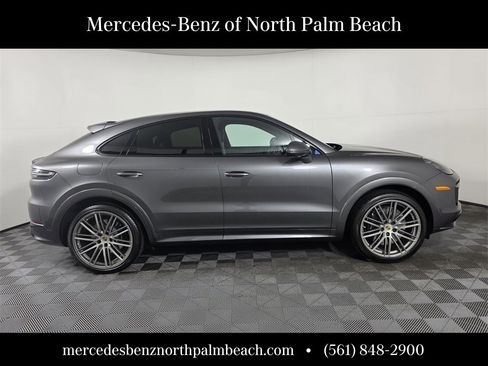 Used 2023 Porsche Cayenne Turbo image 7