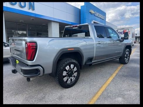 Used 2024 GMC Sierra 2500 Denali w/ Denali Reserve Package AWD/4WD image 15