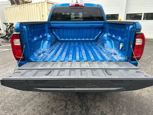 Used 2023 GMC Canyon AT4 w/ AT4 Premium Package AWD/4WD image 15
