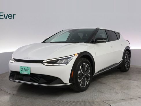 Used 2024 Kia EV6 Light image 2