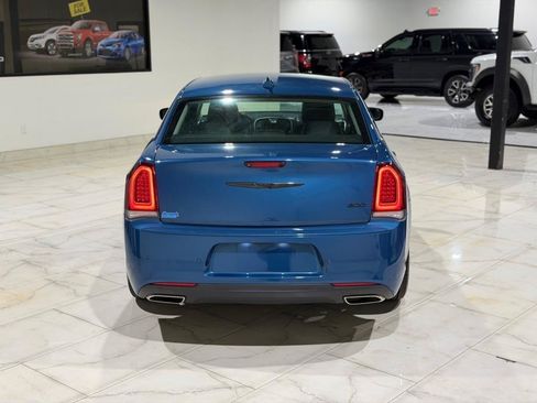 Used 2021 Chrysler 300 Touring L RWD image 10