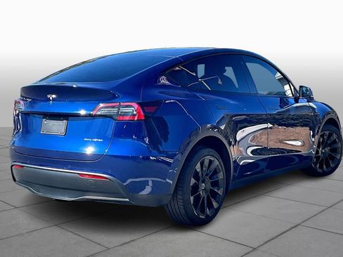 Used 2022 Tesla Model Y Long Range image 12