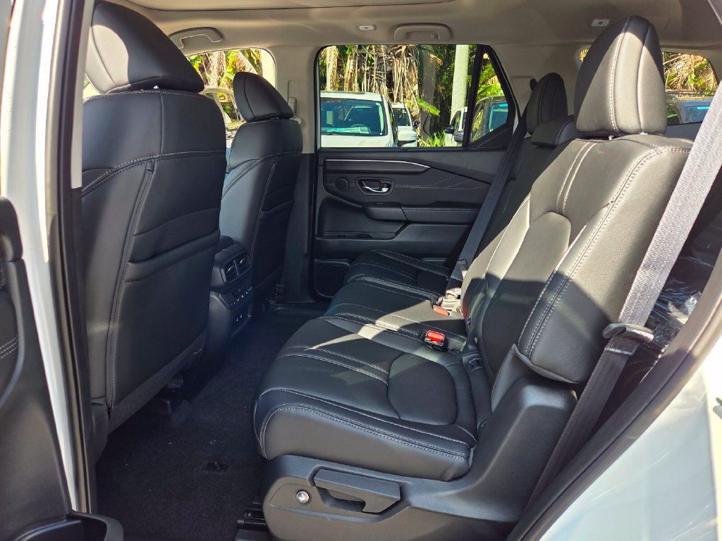 New 2026 Honda Pilot Touring image 9
