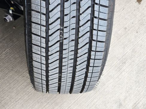 New 2026 Chevrolet Silverado EV LT image 9