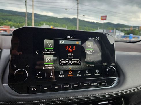 Used 2021 Nissan Rogue Platinum AWD/4WD image 30