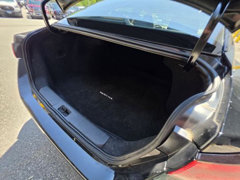 Used 2025 Nissan Sentra SR FWD image 21