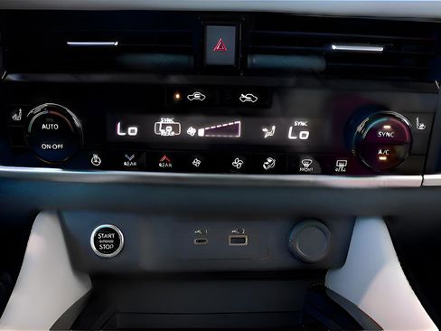 Used 2023 Nissan Rogue SL w/ SL Premium Package image 26