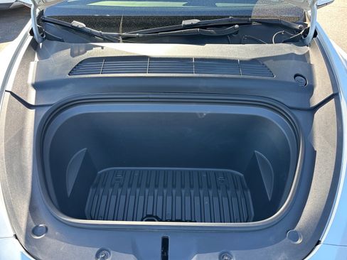 Used 2023 Tesla Model Y AWD image 17