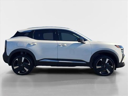 New 2026 Nissan Kicks SR FWD image 6
