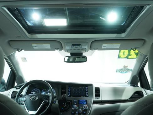 Used 2020 Toyota Sienna XLE Premium AWD/4WD image 25
