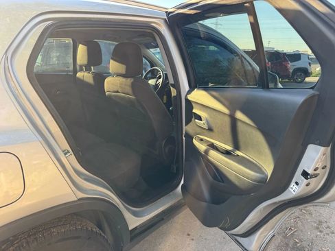 Used 2019 Chevrolet Trax LT FWD image 20
