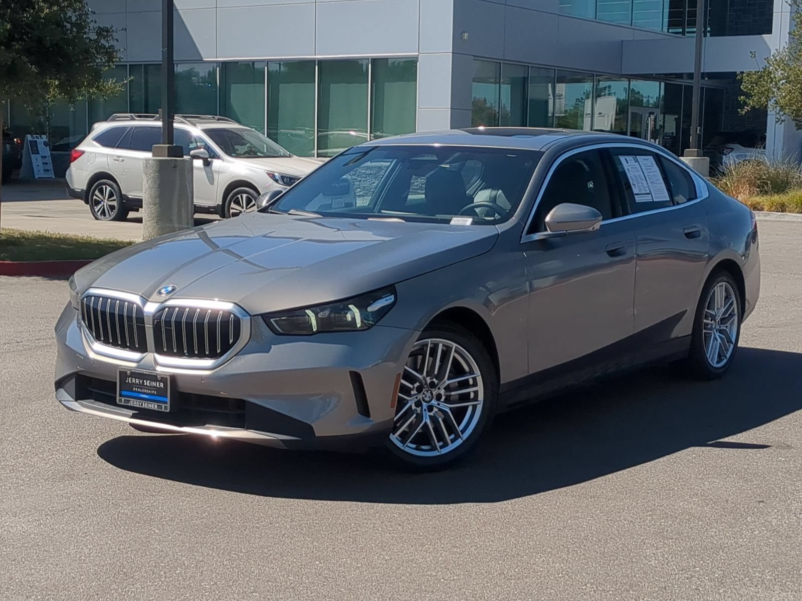 Used 2024 BMW 530i RWD image 1