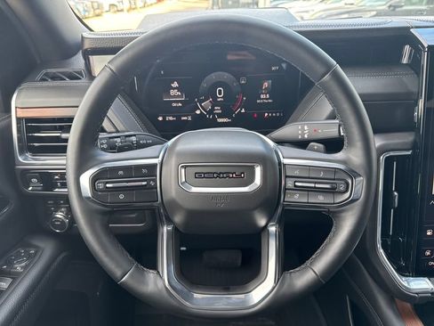 Certified 2025 GMC Yukon Denali image 20