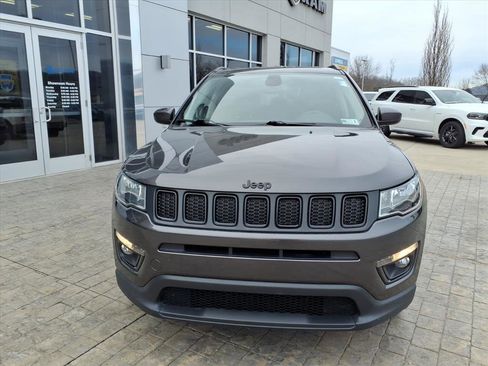 Used 2020 Jeep Compass Latitude image 3