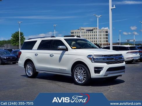 Used 2024 Ford Expedition Max Platinum AWD/4WD image 2