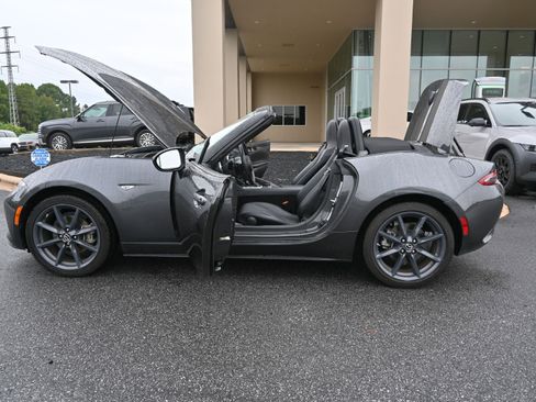 Used 2019 MAZDA MX-5 Miata Grand Touring image 16