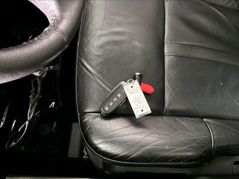 Used 2019 Lincoln MKT AWD image 10