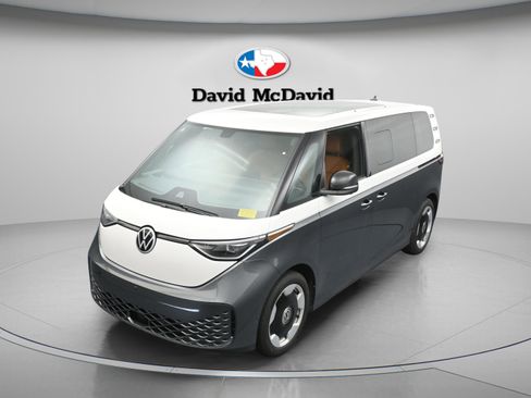 Used 2025 Volkswagen ID. Buzz Pro S Plus RWD image 37