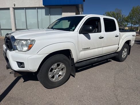Used 2014 Toyota Tacoma 4x4 Double Cab w/ TRD Off-Road Package image 2