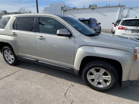 Used 2013 GMC Terrain SLE image 3