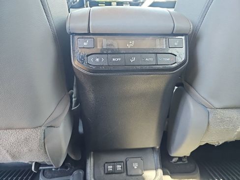 Used 2020 Toyota Highlander Platinum AWD/4WD image 36