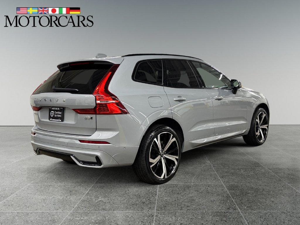 Certified 2024 Volvo XC60 B5 Ultimate w/ Protection Package Premier AWD/4WD image 3