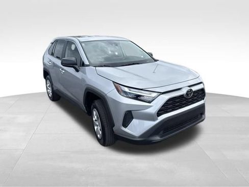 Used 2023 Toyota RAV4 LE FWD image 7