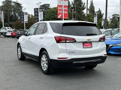 Used 2024 Chevrolet Equinox LT FWD image 4
