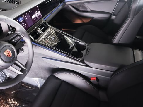 New 2026 Porsche Panamera image 17