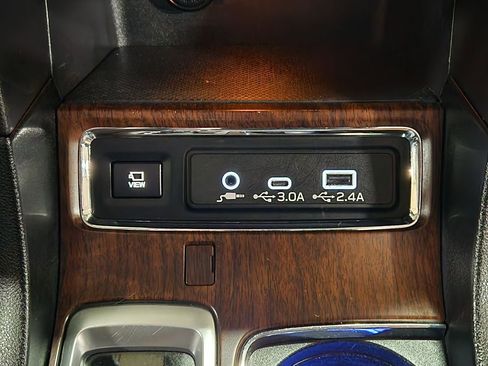 Used 2023 Subaru Ascent Touring image 40