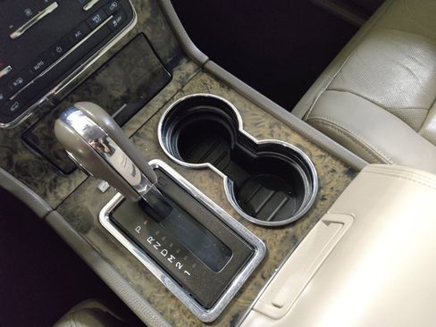 Used 2016 Lincoln Navigator Select image 26