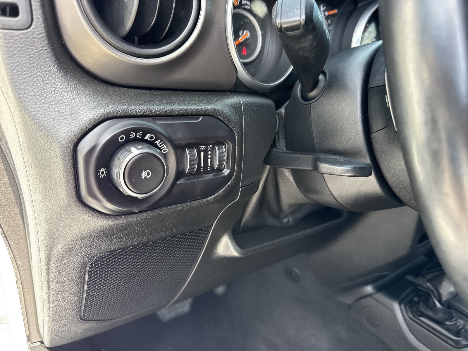 Used 2018 Jeep Wrangler Unlimited Sport S AWD/4WD image 16