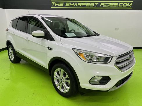 Used 2019 Ford Escape SE AWD/4WD image 2