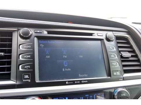 Used 2018 Toyota Highlander Limited Platinum image 24