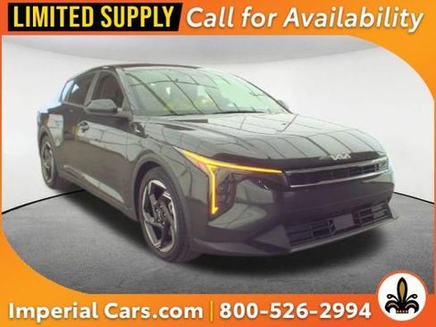 Used 2025 Kia K4 EX image 1