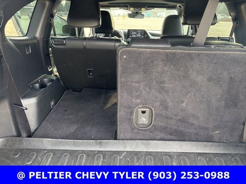 Used 2021 Toyota Highlander XSE FWD image 24