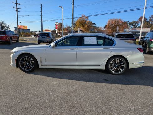 Used 2022 BMW 750i xDrive AWD/4WD image 7