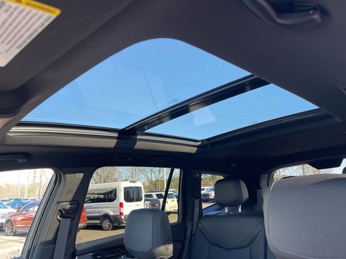 Used 2024 Cadillac XT6 Premium Luxury image 12