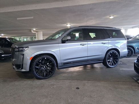 Used 2023 Cadillac Escalade Sport Platinum image 11