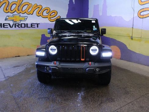 Used 2018 Jeep Wrangler Unlimited Sahara w/ Uconnect 4C Nav & Sound Group image 3