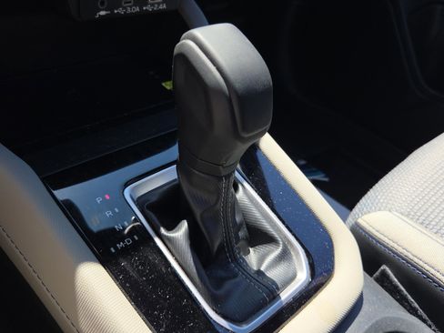 Used 2025 Subaru Forester Premium image 27