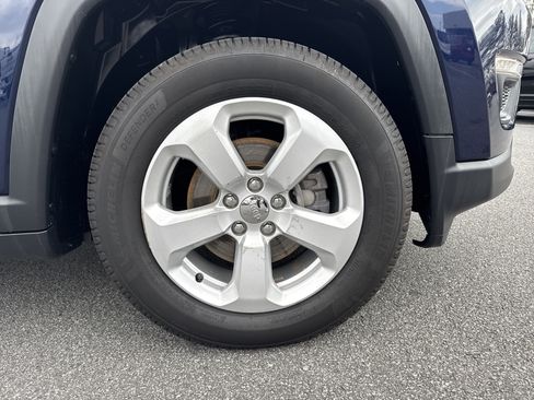 Used 2021 Jeep Compass Latitude FWD image 14