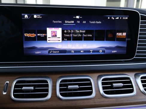 Used 2025 Mercedes-Benz GLS 450 4MATIC image 40