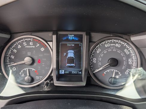 Used 2023 Toyota Tacoma TRD Sport AWD/4WD image 19