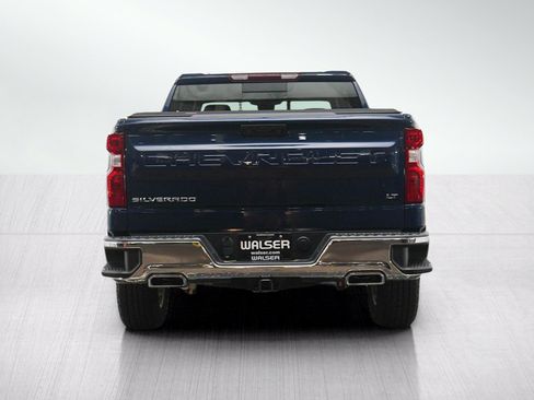 Used 2022 Chevrolet Silverado 1500 LT w/ Z71 Off-Road Package AWD/4WD image 4