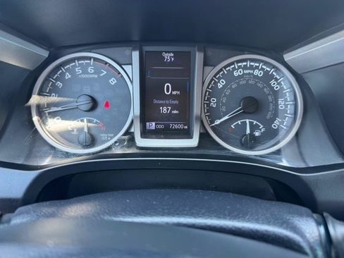Used 2017 Toyota Tacoma SR5 w/ Tow Package RWD image 21