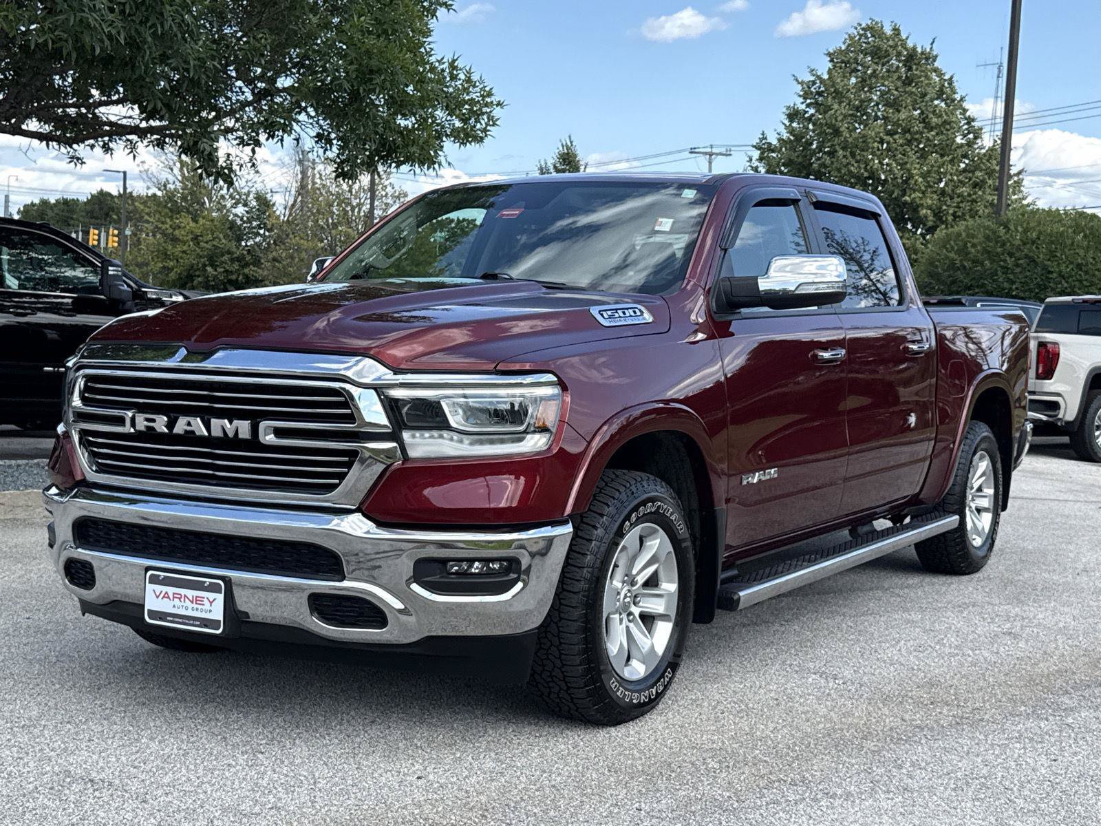 Used 2022 RAM 1500 Laramie AWD/4WD image 1