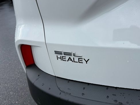 Used 2022 Ford Escape SEL w/ Class II Trailer Tow Package image 9