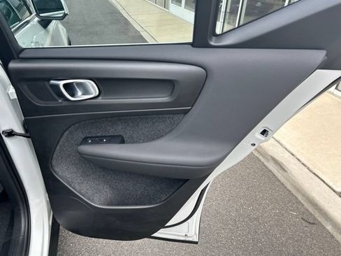 Certified 2025 Volvo XC40 B5 Plus AWD/4WD image 12